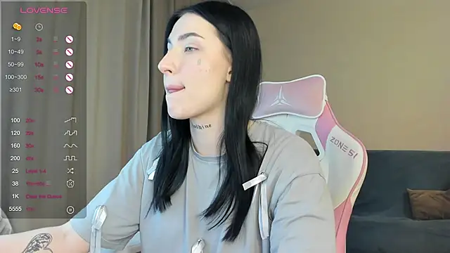 JenniferQueen11 online show from January 9, 2025, 5:54 pm