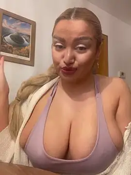 Snapshot of EmiliaPetrova chatting on January 24, 2025, 1:47 pm EmiliaPetrova online show from January 24, 2025, 1:47 pm