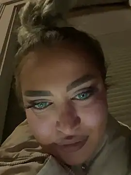 Snapshot of EmiliaPetrova chatting on March 6, 2025, 11:42 pm EmiliaPetrova online show from March 6, 2025, 11:42 pm