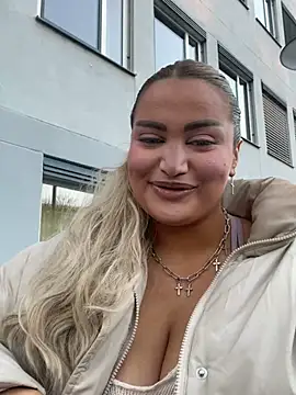 Snapshot of EmiliaPetrova chatting on March 7, 2025, 5:06 pm EmiliaPetrova online show from March 7, 2025, 5:06 pm