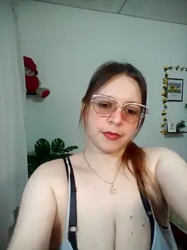 lorenitabella online show from March 6, 2026, 9:28 am