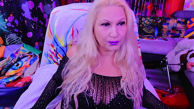 mature lisa naughty online show from October 13, 2025, 8:31 pm