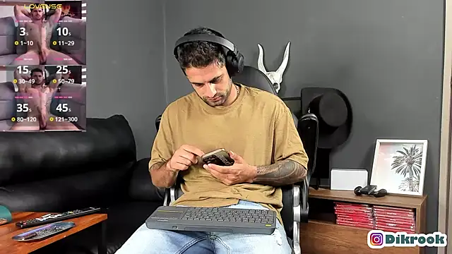 Davevilboy online show from March 7, 2025, 12:01 pm