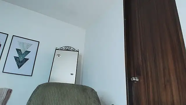 Snapshot of carminaurmommy chatting on February 17, 2026, 10:38 pm carminaurmommy online show from February 17, 2026, 10:38 pm