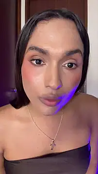 Snapshot of carminaurmommy chatting on May 5, 2026, 10:07 pm carminaurmommy online show from May 5, 2026, 10:07 pm