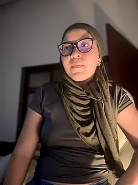 MatchedEyebrow online show from October 4, 2025, 10:08 pm