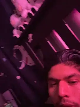 RolandoAmbrocio online show from November 3, 2025, 1:29 am