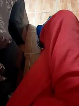 feet toes online show from December 2, 2025, 7:03 am