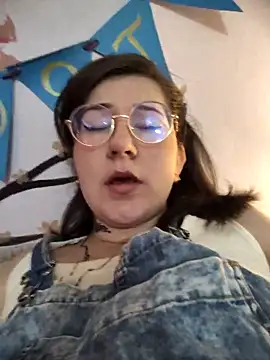 Snapshot of HunnyyLove chatting on September 23, 2025, 6:44 pm HunnyyLove online show from September 23, 2025, 6:44 pm