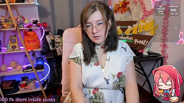 Snapshot of HunnyyLove chatting on September 26, 2025, 4:11 pm HunnyyLove online show from September 26, 2025, 4:11 pm