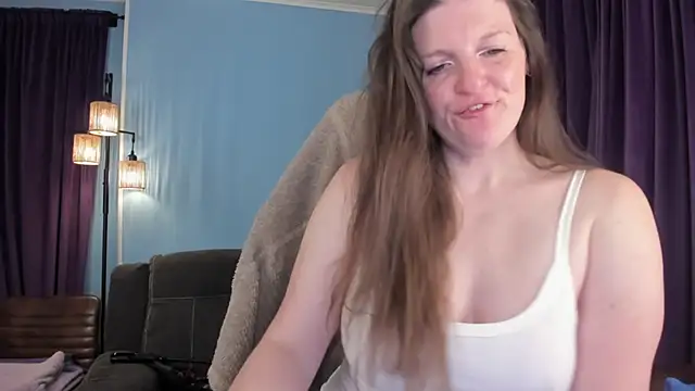 Snapshot of Kelly_Carolina chatting on February 3, 2026, 12:32 pm Kelly Carolina online show from February 3, 2026, 12:32 pm