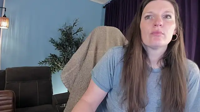 Kelly Carolina online show from April 6, 2026, 12:06 pm