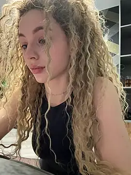 Snapshot of Camilla_Railian chatting on January 27, 2025, 4:11 pm Camilla Railian online show from January 27, 2025, 4:11 pm