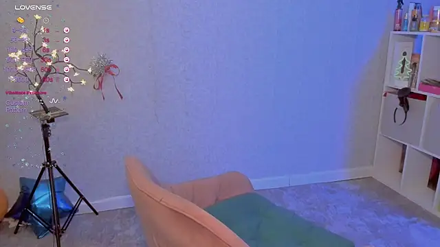 Snapshot of ReinaKousaka chatting on January 7, 2025, 8:31 pm ReinaKousaka online show from January 7, 2025, 8:31 pm