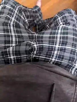 Snapshot of MrandMrsHaze chatting on January 16, 2025, 6:03 am MrandMrsHaze online show from January 16, 2025, 6:03 am