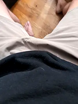 Snapshot of MrandMrsHaze chatting on October 16, 2025, 2:12 am MrandMrsHaze online show from October 16, 2025, 2:12 am