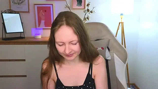 Snapshot of freya_nilsson chatting on December 10, 2024, 7:11 pm freya nilsson online show from December 10, 2024, 7:11 pm