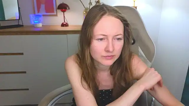 Snapshot of freya_nilsson chatting on December 14, 2024, 4:09 pm freya nilsson online show from December 14, 2024, 4:09 pm