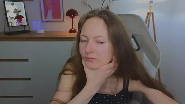 Snapshot of freya_nilsson chatting on December 17, 2024, 3:39 pm freya nilsson online show from December 17, 2024, 3:39 pm
