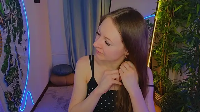 Snapshot of freya_nilsson chatting on December 22, 2024, 4:06 pm freya nilsson online show from December 22, 2024, 4:06 pm
