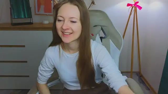 Snapshot of freya_nilsson chatting on February 4, 2025, 9:38 am freya nilsson online show from February 4, 2025, 9:38 am