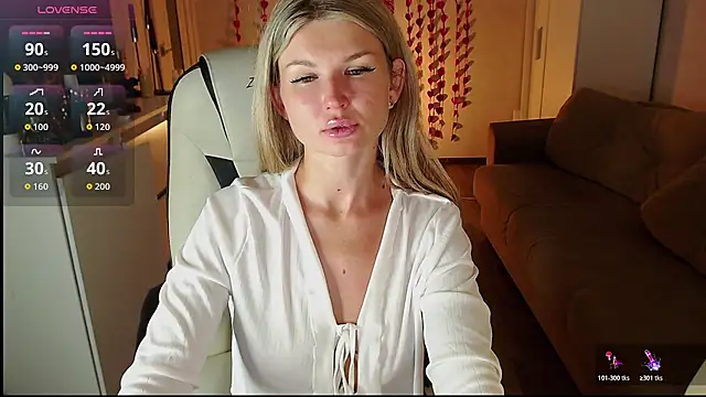 AngelMiaM online show from February 11, 2026, 6:35 pm