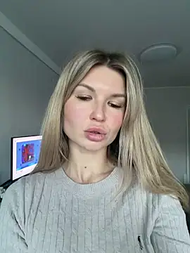 AngelMiaM online show from April 10, 2026, 4:12 pm