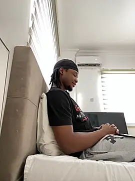 Snapshot of finefinance chatting on October 5, 2025, 5:28 am finefinance online show from October 5, 2025, 5:28 am