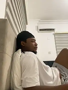 Snapshot of finefinance chatting on October 5, 2025, 5:33 pm finefinance online show from October 5, 2025, 5:33 pm