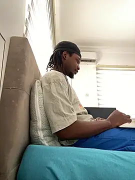 Snapshot of finefinance chatting on October 28, 2025, 6:17 am finefinance online show from October 28, 2025, 6:17 am