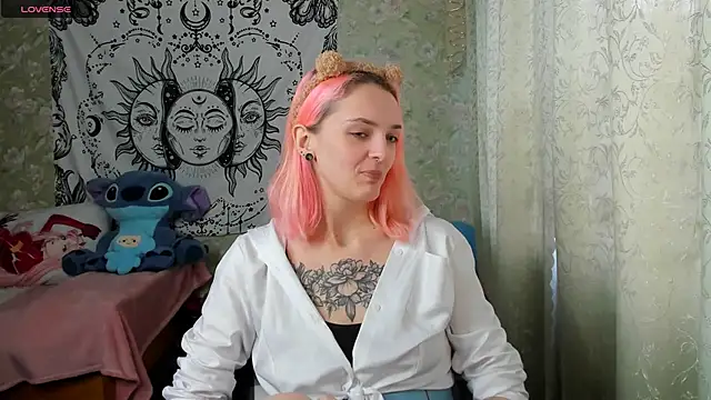 Snapshot of Cutie_Adelia chatting on December 18, 2024, 9:04 am Cutie Adelia online show from December 18, 2024, 9:04 am