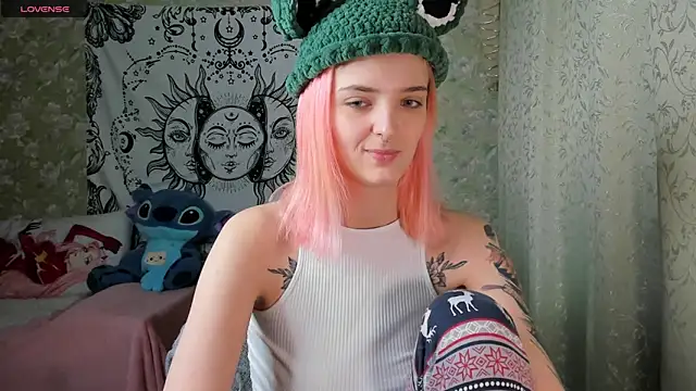 Snapshot of Cutie_Adelia chatting on January 4, 2025, 9:54 am Cutie Adelia online show from January 4, 2025, 9:54 am