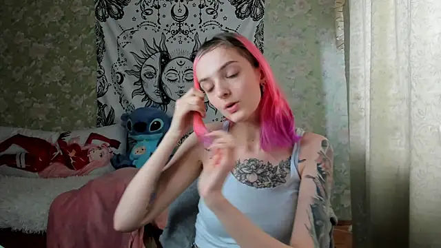 Snapshot of Cutie_Adelia chatting on March 10, 2025, 10:15 am Cutie Adelia online show from March 10, 2025, 10:15 am