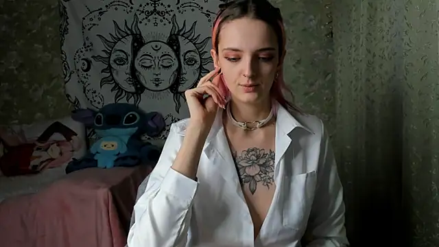 Snapshot of Cutie_Adelia chatting on March 22, 2025, 5:52 pm Cutie Adelia online show from March 22, 2025, 5:52 pm