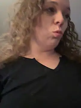 Snapshot of AuroraSummers chatting on February 20, 2025, 12:41 am AuroraSummers online show from February 20, 2025, 12:41 am