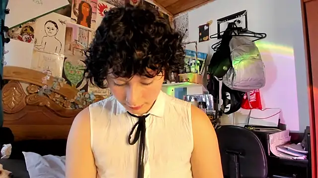 bellaa-w online show from January 17, 2026, 7:50 pm