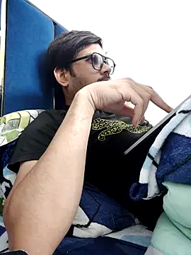 Snapshot of alex78265 chatting on February 3, 2026, 5:40 pm alex78265 online show from February 3, 2026, 5:40 pm