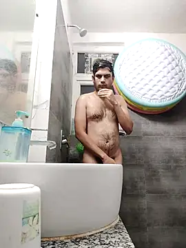 Snapshot of alex78265 chatting on February 20, 2026, 1:33 pm alex78265 online show from February 20, 2026, 1:33 pm