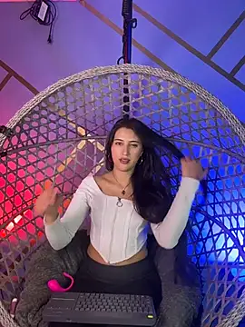 brenda moris01 online show from April 6, 2026, 9:27 pm