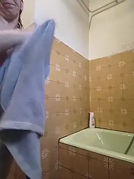 Dettybitch40 online show from April 5, 2026, 6:21 am