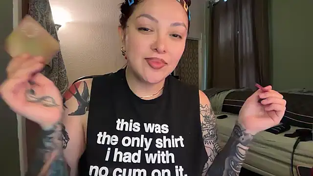 nativepumpkin95 online show from April 7, 2026, 9:48 pm