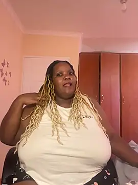 Snapshot of Michyboldy chatting on February 4, 2025, 8:46 am Michyboldy online show from February 4, 2025, 8:46 am