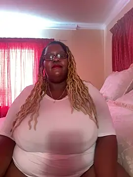 Snapshot of Michyboldy chatting on March 7, 2025, 5:29 am Michyboldy online show from March 7, 2025, 5:29 am