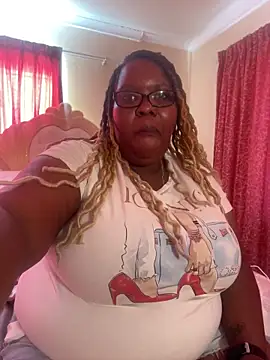 Snapshot of Michyboldy chatting on March 12, 2025, 5:46 am Michyboldy online show from March 12, 2025, 5:46 am