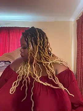 Snapshot of Michyboldy chatting on March 18, 2025, 5:20 am Michyboldy online show from March 18, 2025, 5:20 am