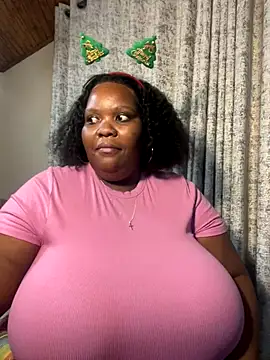 Snapshot of Michyboldy chatting on December 21, 2025, 1:35 am Michyboldy online show from December 21, 2025, 1:35 am