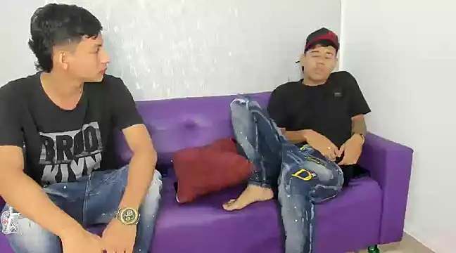 Snapshot of pelusos_mens chatting on December 12, 2024, 9:37 pm pelusos mens online show from December 12, 2024, 9:37 pm