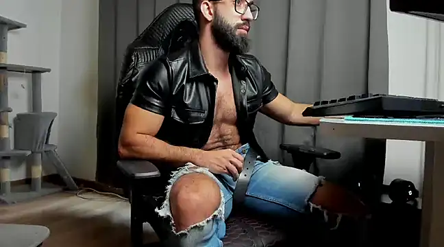 liamaesthetic online show from February 28, 2025, 9:58 am