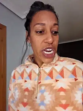 Snapshot of Goldenlace chatting on November 15, 2025, 12:08 am Goldenlace online show from November 15, 2025, 12:08 am