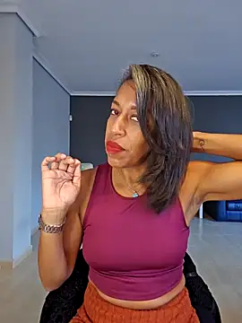 Snapshot of Goldenlace chatting on November 16, 2025, 3:17 pm Goldenlace online show from November 16, 2025, 3:17 pm